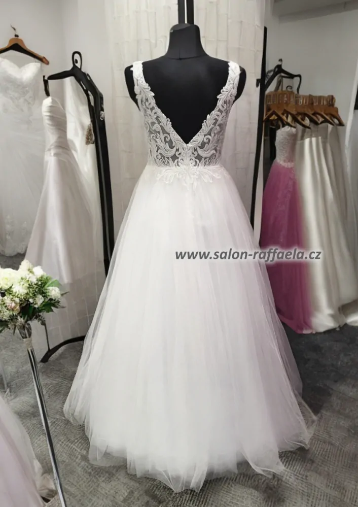 Svatební šaty Rusala s tylovou sukní a krajkovým topem s výstřihem na zádech (vel. 36)