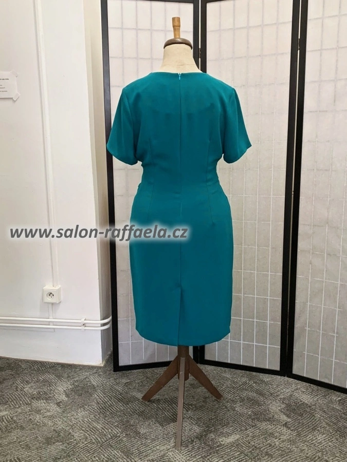 Klasické pouzdrové šaty Finrod pro maminku nebo babičku (vel. 44)