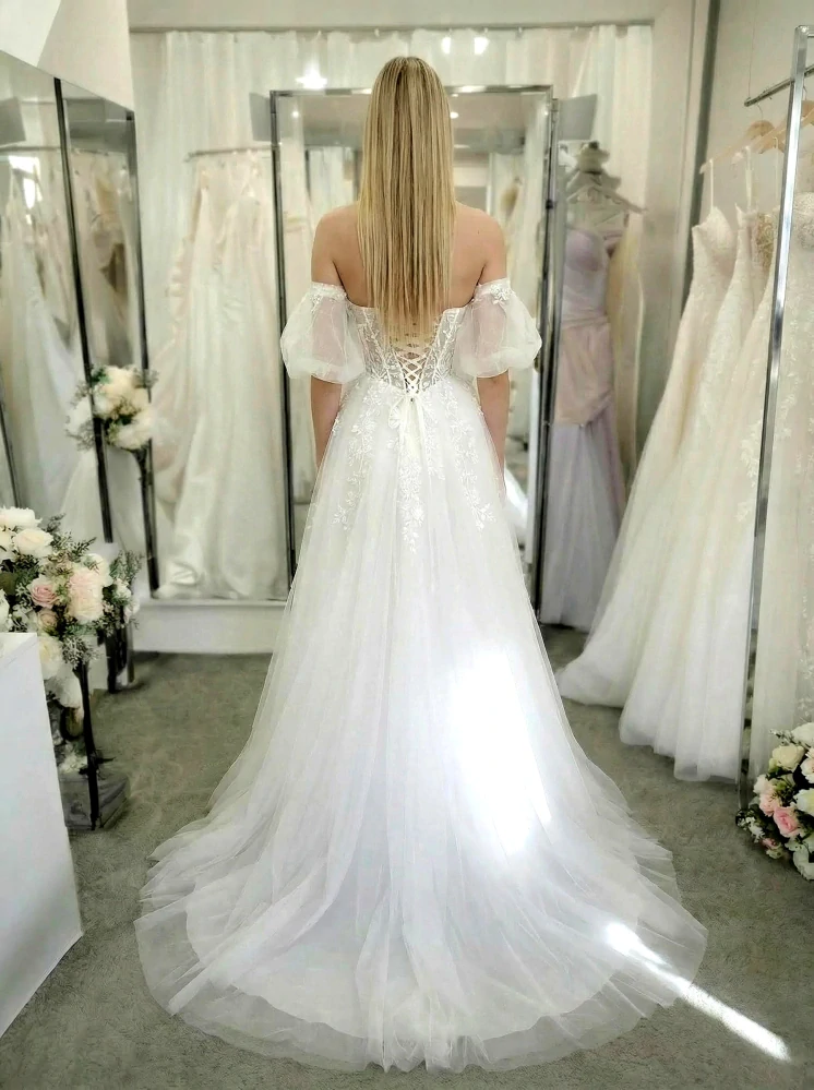 Svatební šaty Palermo s velmi pevným korzetem bez ramínek a odnímatelnými rukávky (vel. 38)