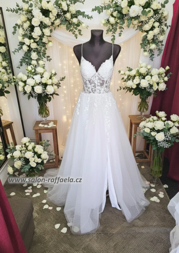 Svatební šaty Rino s třpytivou sukní s rozparkem a holými zády (vel. 38)