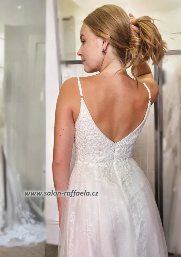 Svatební šaty s krajkovou sukní Trost (vel. 34)