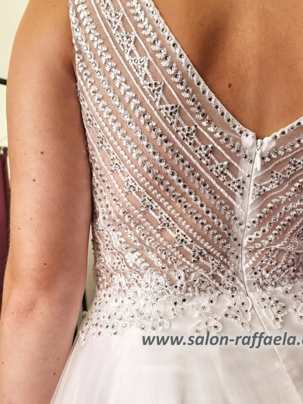Svatební šaty s bohatě zdobeným kamínkovým topem Polonia II (vel. 34)