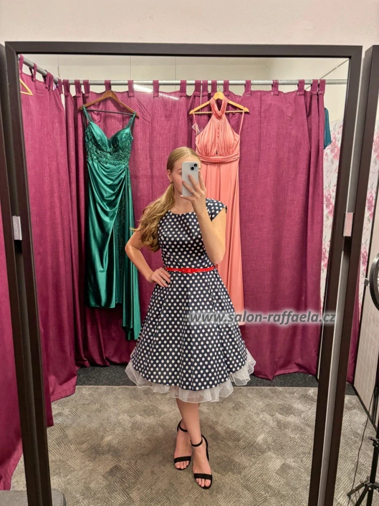 Puntíkované šaty Retro 104 s červeným páskem (vel. 36/38)