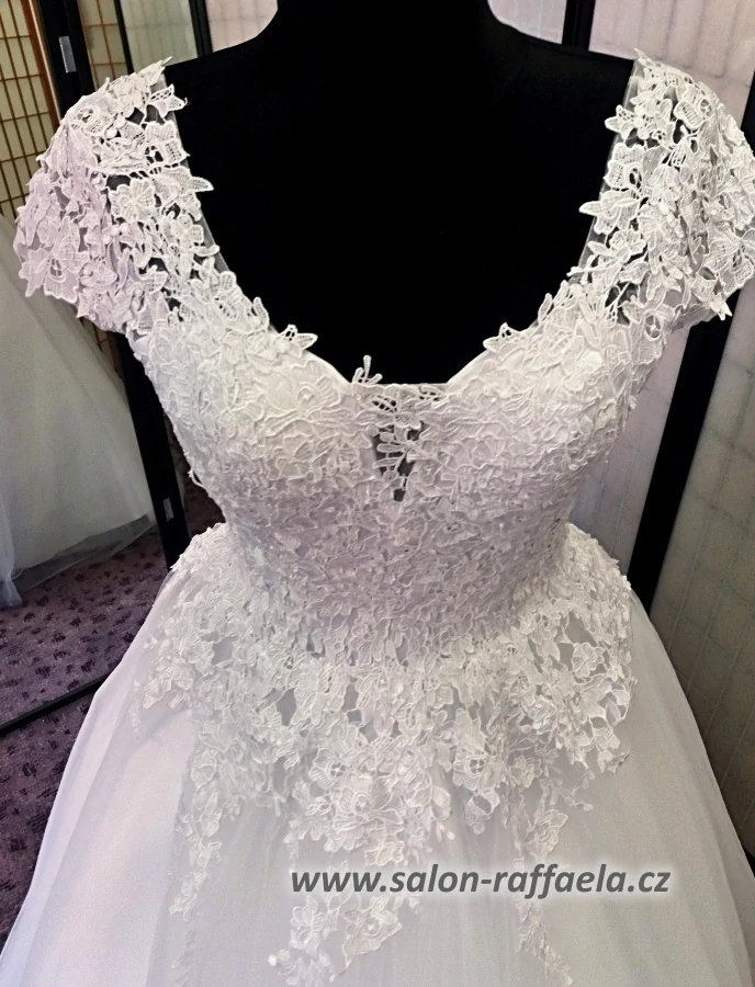Svatební šaty s tylovou sukní Liverpool a krajkovými rukávky (vel. 44)