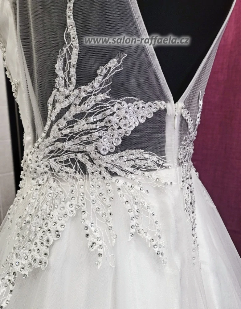 Svatební šaty Horus ke krku a s výstřihem na zádech (vel. 40, 44, 48)