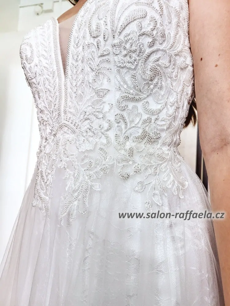 Svatební šaty s krajkovou sukní Trost (vel. 34)