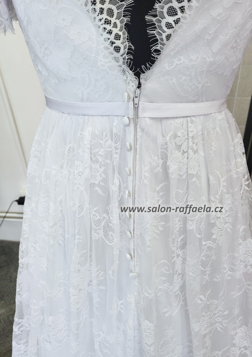 Celokrajkové šaty s výstřihem na zádech Noventa (vel. 38/40)