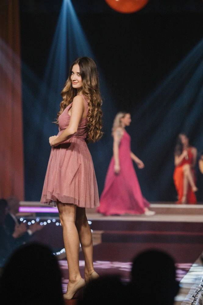 Koktejlové šaty jemně třpytivé šaty s tylovou načechranou sukní Buford IV (vel. 36/38)