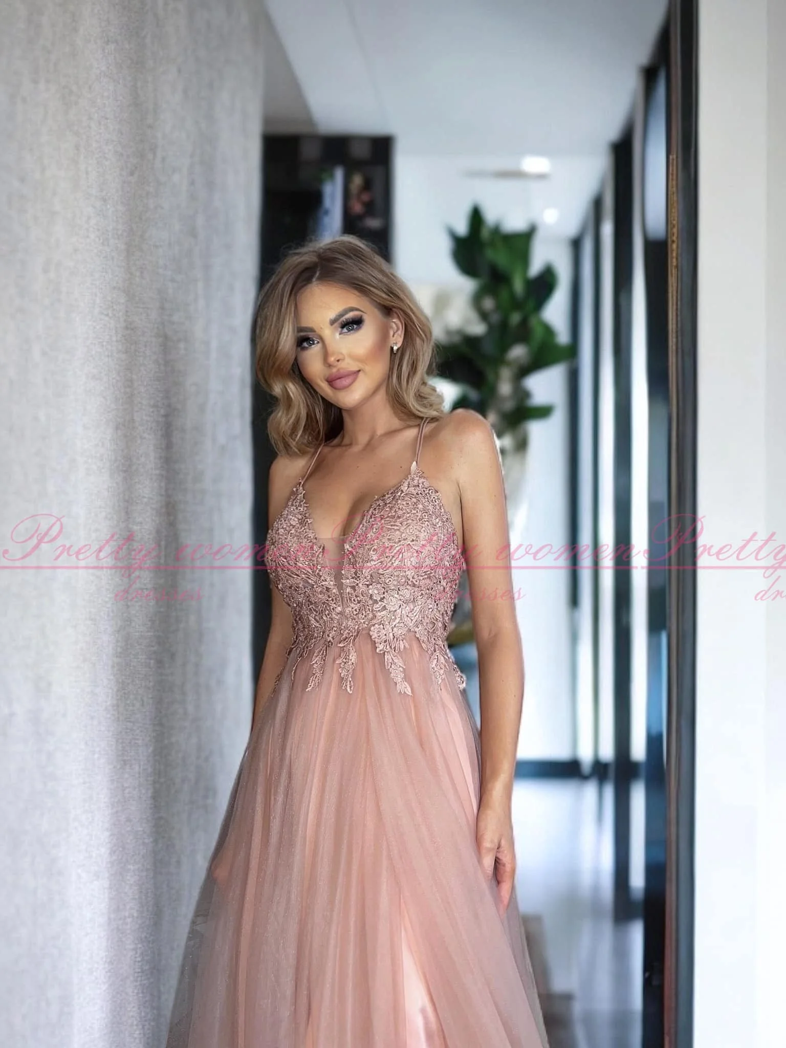 Maturitní šaty s třpytivou tylovou sukní Milagros (vel. 36)