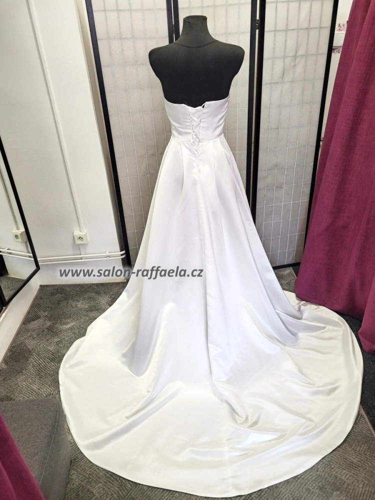 Saténové svatební šaty Alexa s odnímatelnými rukávky (vel. 36-38)