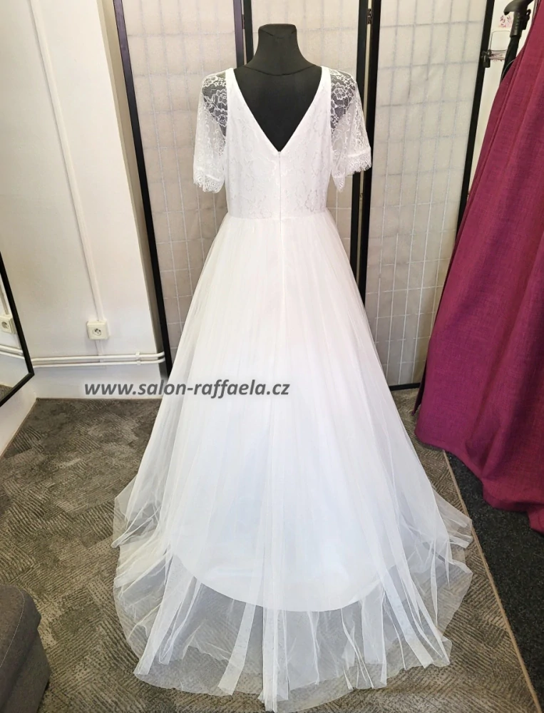 Svatební šaty Brisbane s tylovou sukní a rukávky (vel. 42 - 44)