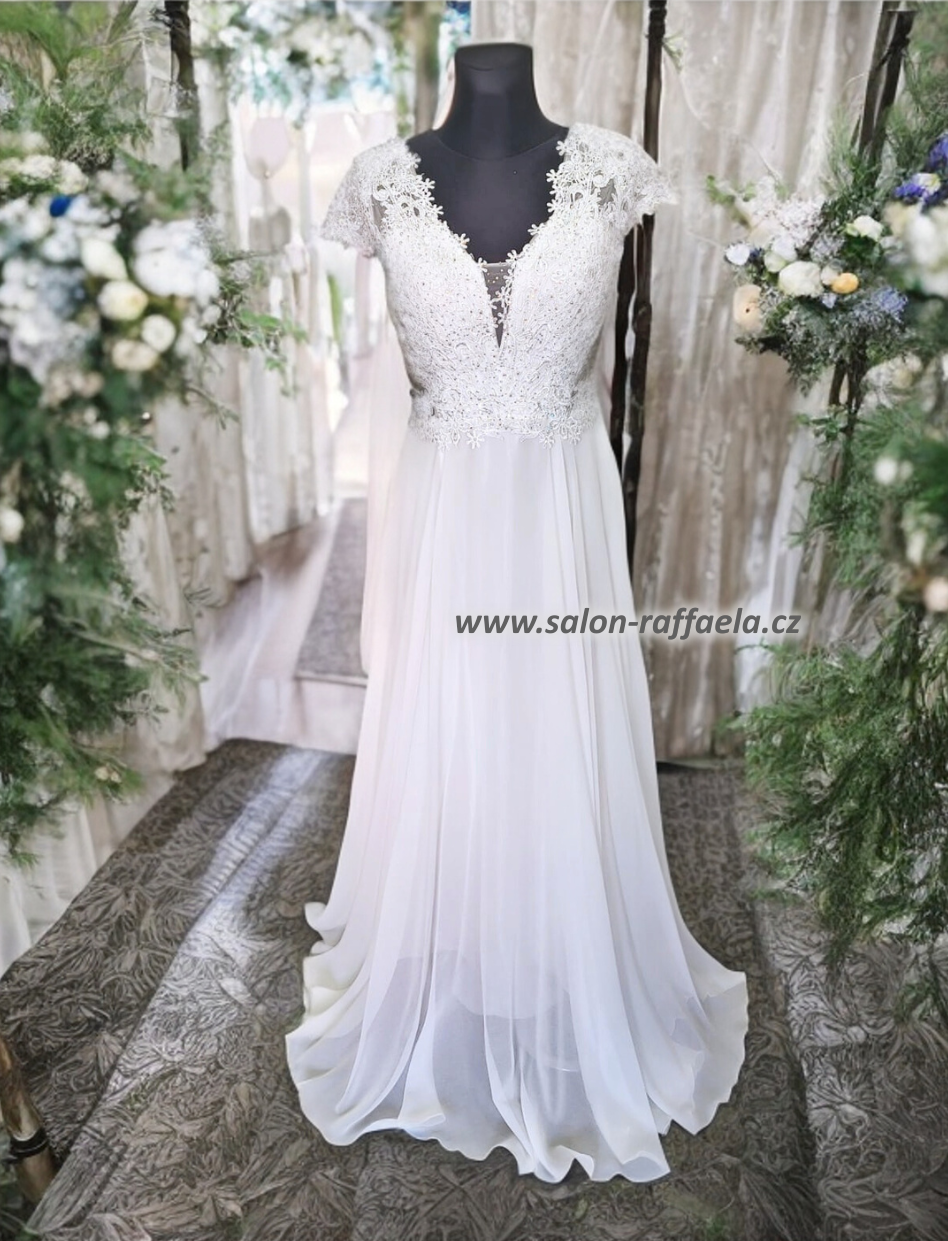 Svatební šaty Omegon s kamínkovým topem pro plnoštíhlé (vel. 44)