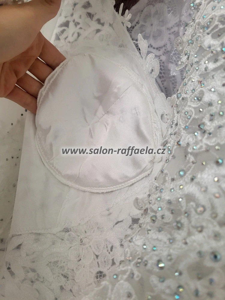 Exkluzivní svatební šaty s krajkovými zády Ripoli pro plnoštíhlé (vel. 48)