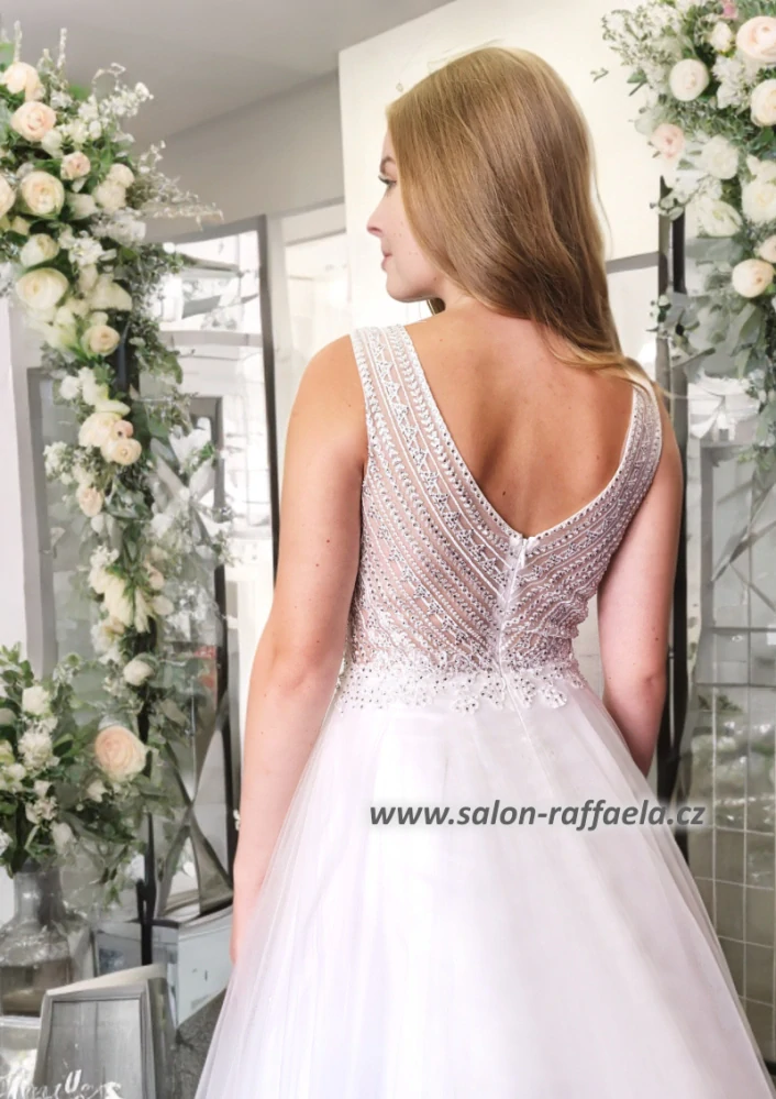 Svatební šaty s bohatě zdobeným kamínkovým topem Polonia II (vel. 34)