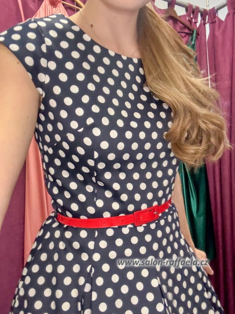 Puntíkované šaty Retro 104 s červeným páskem (vel. 36/38)