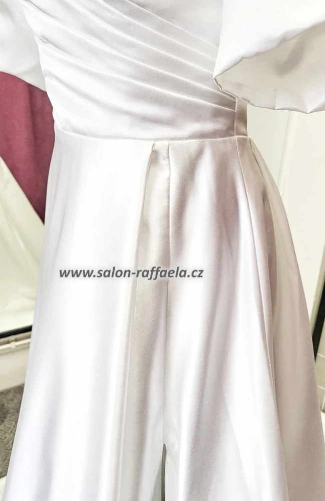 Saténové svatební šaty Alexa s odnímatelnými rukávky (vel. 36-38)
