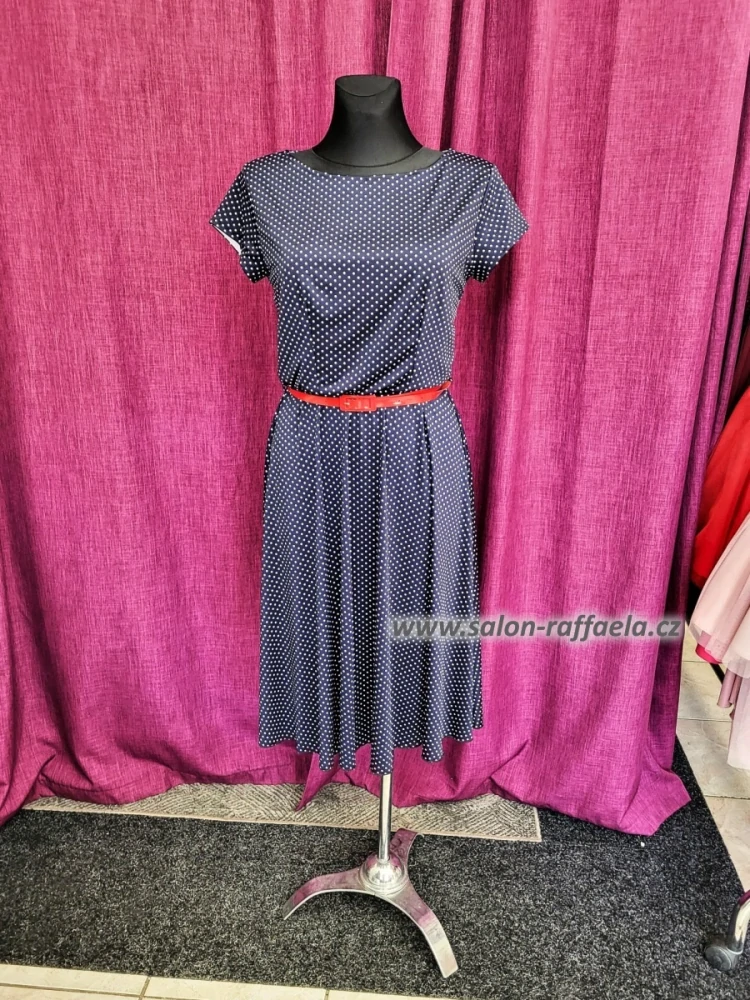 Velmi pružné šaty s jemnými bílými puntíky a červeným páskem Retro 103 (vel. 44 - 50)