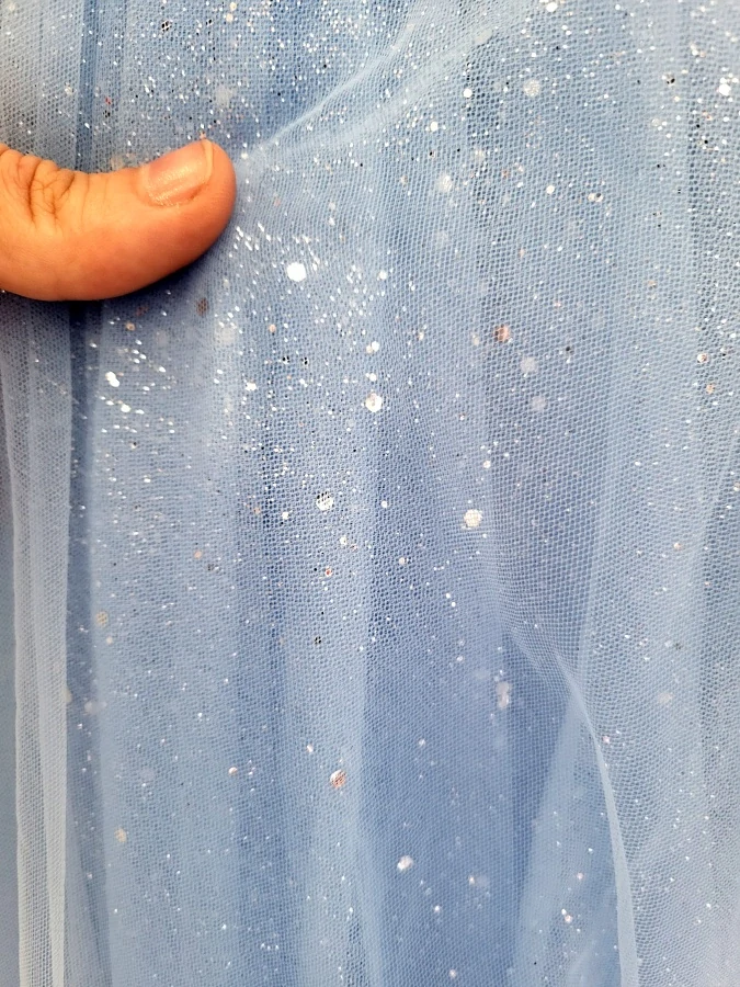 Blankytně modré šaty s třpytivou sukní a flitrovým topem Avila (vel. 34, 38)