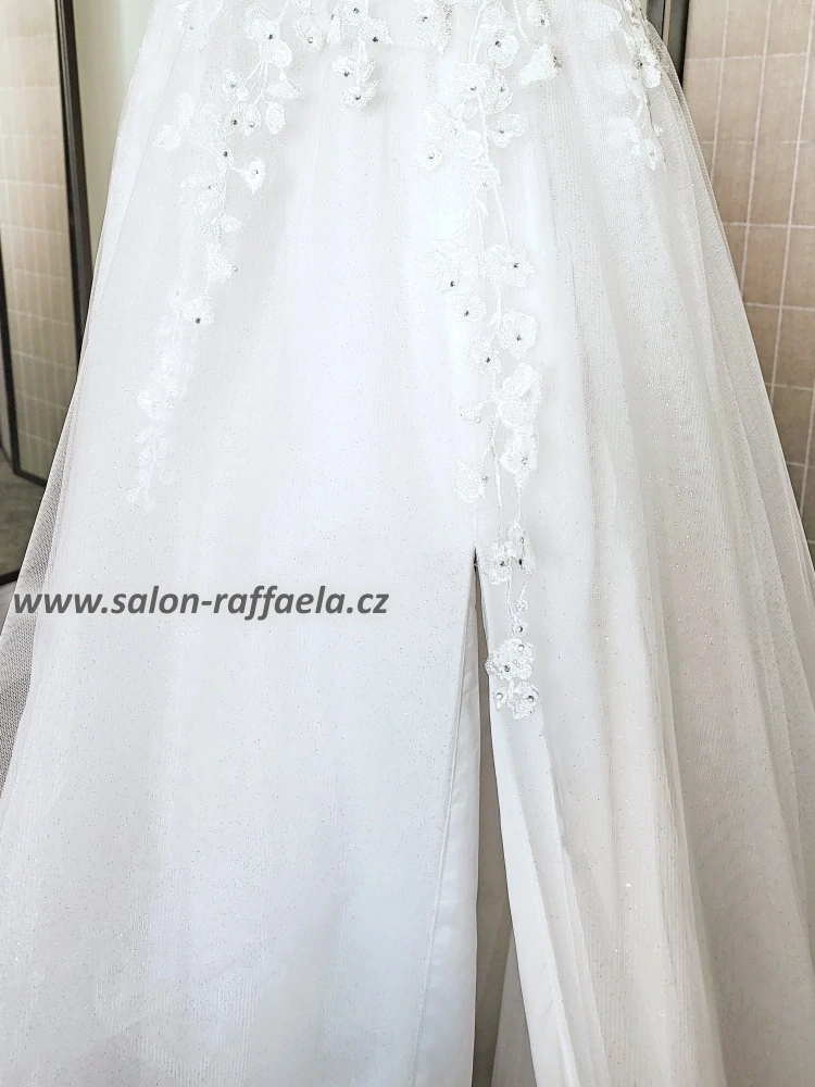 Svatební šaty Rino s třpytivou sukní s rozparkem a holými zády (vel. 38)