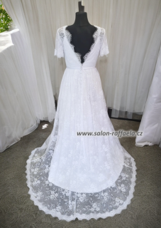 Celokrajkové šaty s výstřihem na zádech Noventa (vel. 38/40)