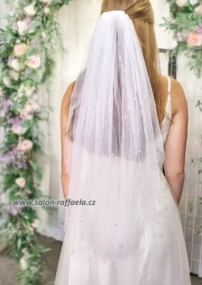 Závoj s perličkami