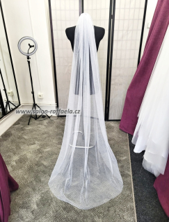 Třpytivý dlouhý závoj