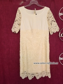 Béžové krajkové pouzdrové šaty Malcador (vel. 42)