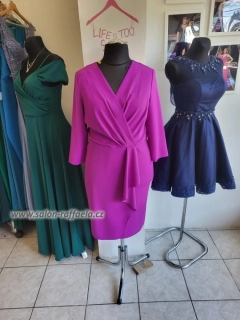 Fuchsiové pouzdrové šaty s chytrým volánem přes břicho Donegal (vel. 44/46)