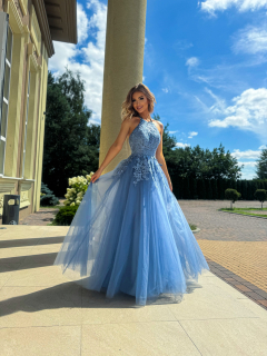 Maturitní šaty Loren ke krku s obrovskou tylovou sukní (vel. 36)