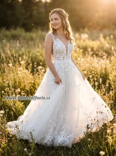 Boho svatební šaty Torino se šněrováním na zádech a širokou vyšívanou sukní (vel. 38)