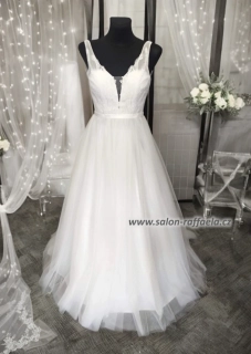 Svatební šaty s jemně zdobeným topem a tylovou sukní Brenon (vel. 38)