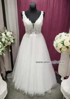 Svatební šaty Rusala s tylovou sukní a krajkovým topem s výstřihem na zádech (vel. 48)